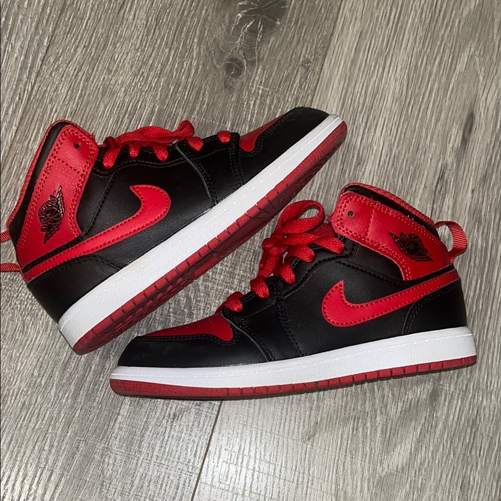 Nike Black and Red Kids' Sneakers